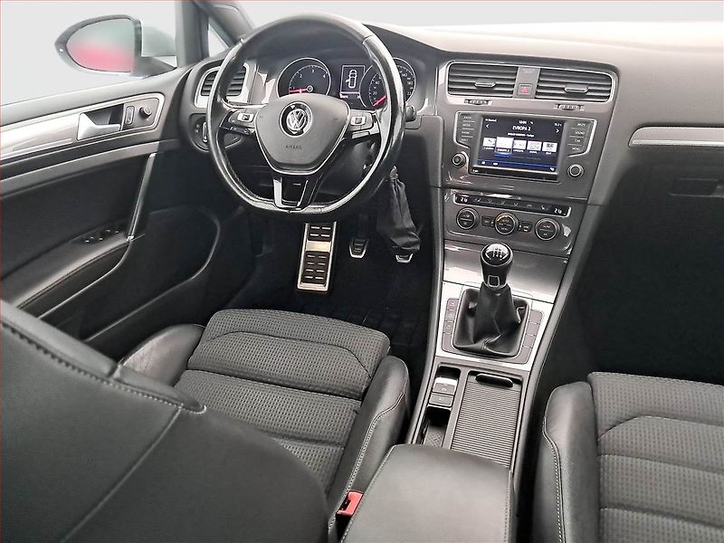 Volkswagen Golf (2016) Alltrack 1.6 TDI, 4X4 - fotka 7 z 17
