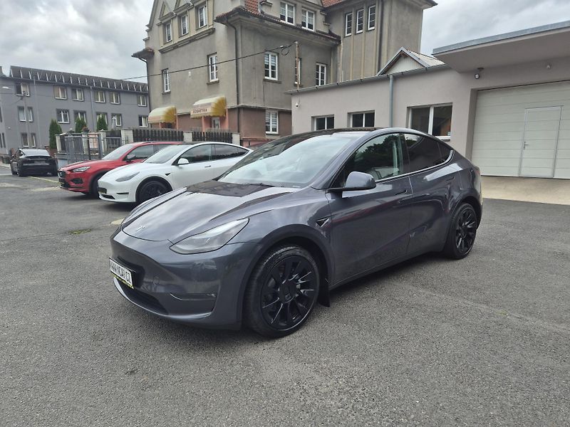 Tesla Model Y LONGE RANGE DUAL MOTOR SOH 87% - fotka 2 z 50