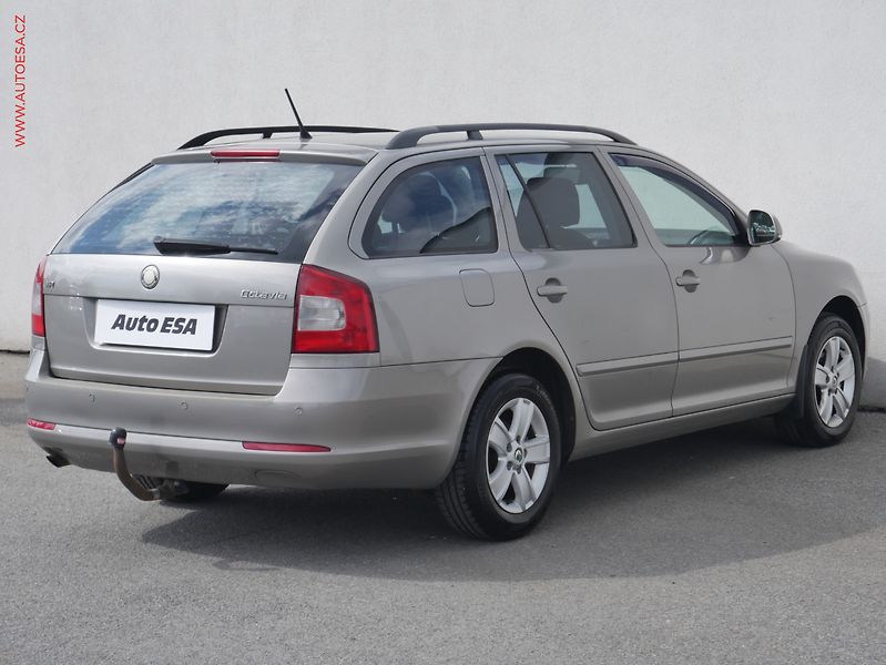 Škoda Octavia (2009) 1.6 MPi, Ambiente, TZ - fotka 6 z 19