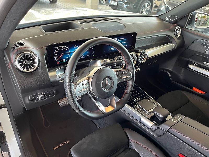 Mercedes-Benz EQB 300 4MATIC - fotka 12 z 20