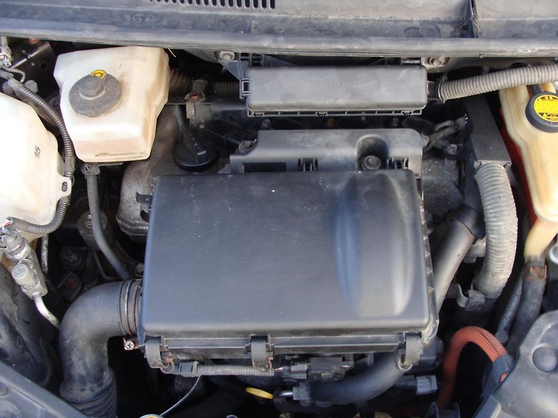 Toyota Prius 1.5i/E, 57 kW, REZERVACE - fotka 24 z 30