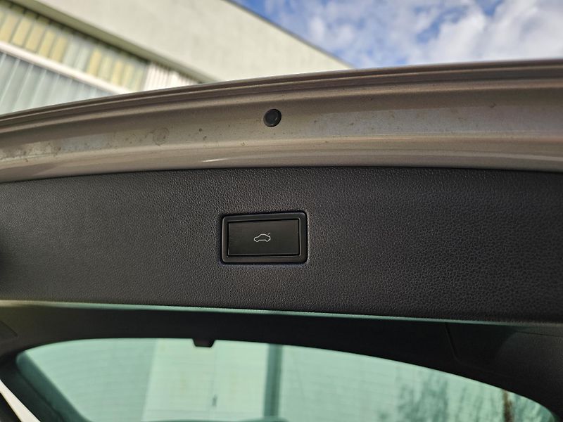 Volkswagen Tiguan (2020) 2.0TDI  - fotka 12 z 22