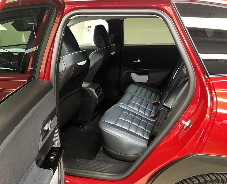 Citroën C5 Aircross (2026) MAX Hybrid 145k Automatic - fotka 12 z 30