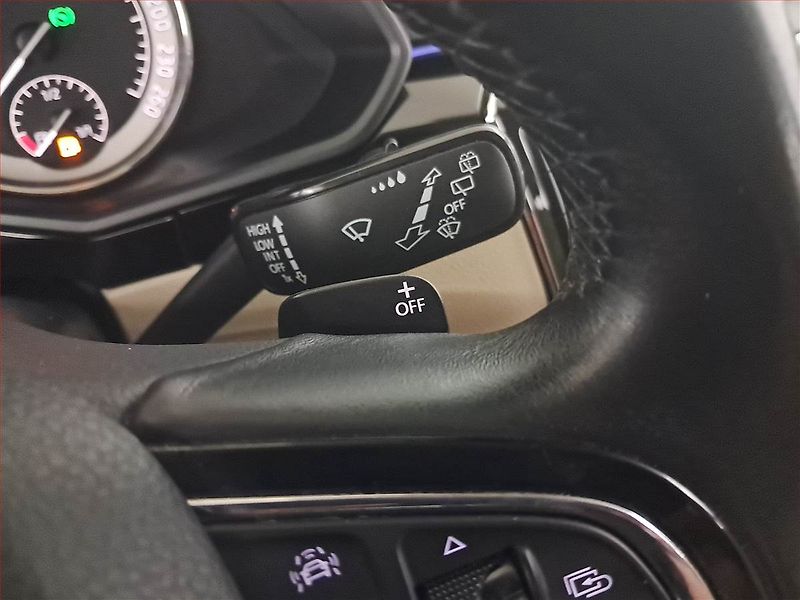 Škoda Superb (2015) Laurin&Klement 2.0 TDI - fotka 23 z 30