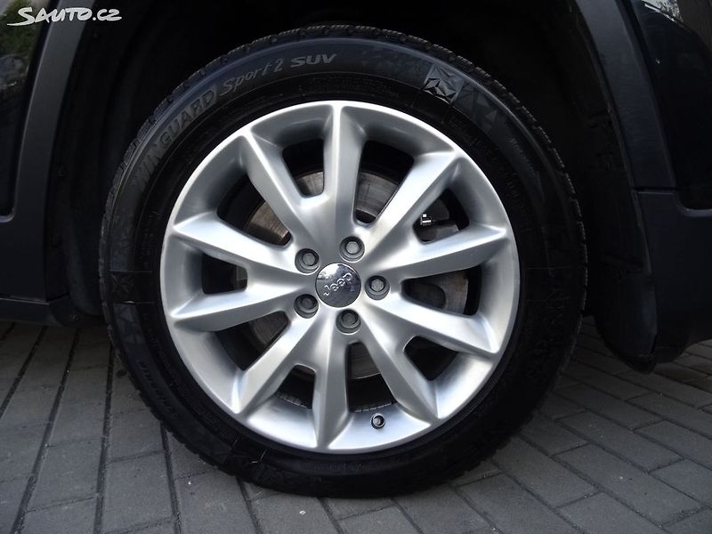 Jeep Cherokee 2.0/103kW MultiJet 4x4(Manual) - fotka 27 z 29