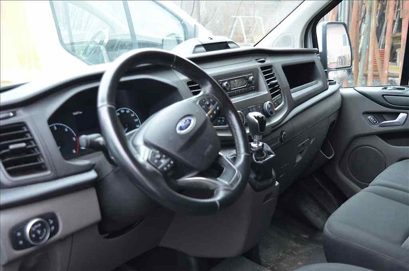 Ford Transit (2021) CUSTOM 2,0 D - fotka 10 z 17