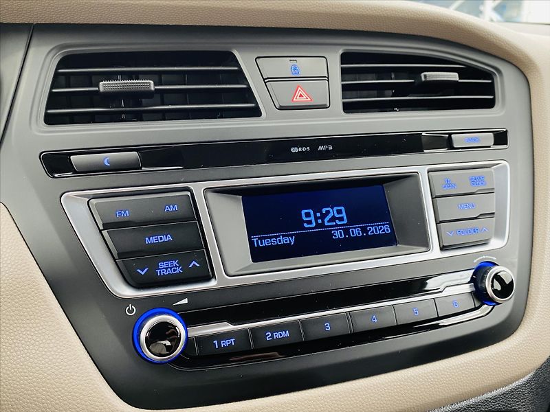 Hyundai i20 1,2 i 55kW 1.Majitel - fotka 16 z 22