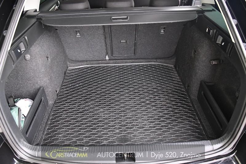 Škoda Octavia 2.0TDi STYLE EXTRA TAŽNÉ - fotka 26 z 47