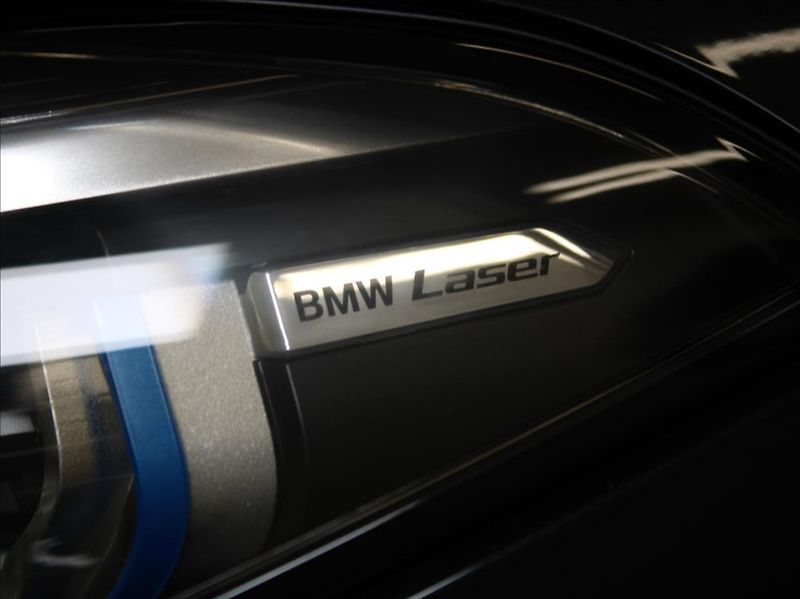 BMW Řada 8 M850I B&O Laser 1.maj.ČR   4,4 - fotka 37 z 41