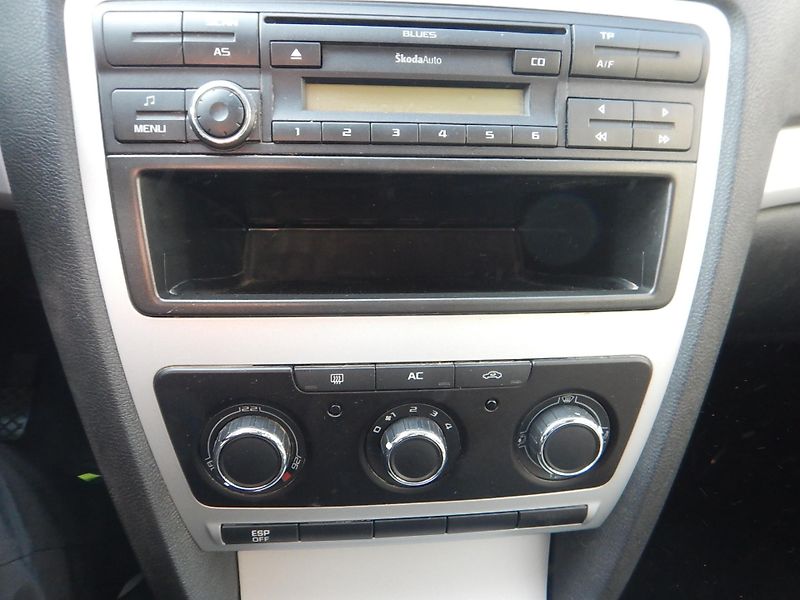 Škoda Octavia 1.4 i 59 kw - fotka 11 z 12