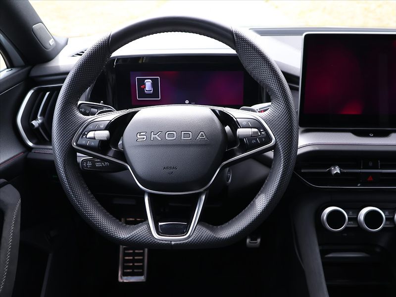 Škoda Kodiaq 2,0 2.0 TDI Sportline 4x4 DSG - fotka 17 z 32