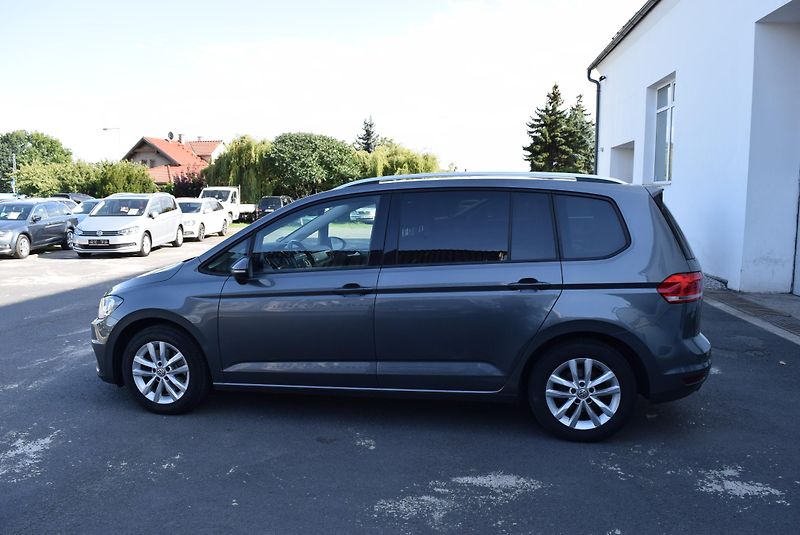 Volkswagen Touran (2017) 1.4TSI 110kw CLBMT NAVI TAŽNÉ - fotka 11 z 48