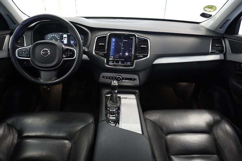 Volvo XC90 D5 MOMENTUM 4WD - fotka 21 z 33