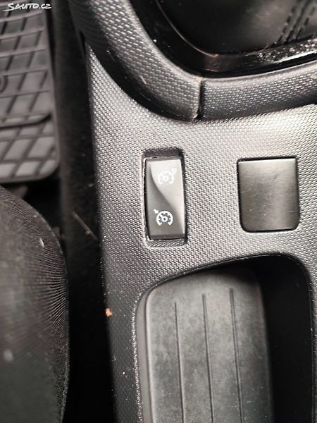 Renault Clio (2015) - fotka 27 z 30