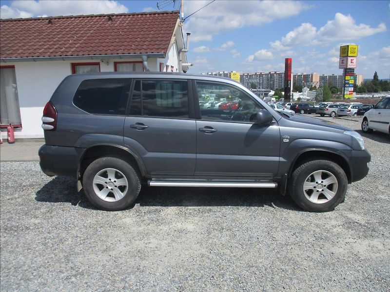 Toyota Land Cruiser 3,0 D4D, 4X4, klima,tažne zař. - fotka 5 z 24