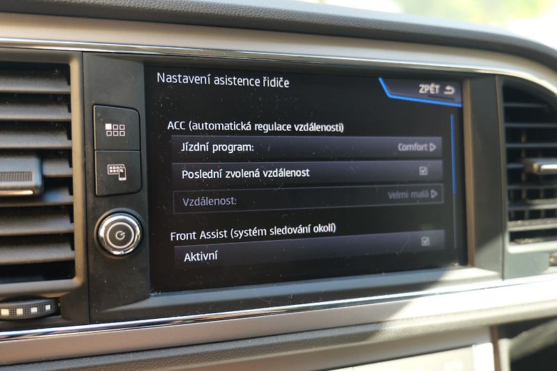 Seat Leon TDI DSG Xcellence Kessy Tažné - fotka 27 z 35
