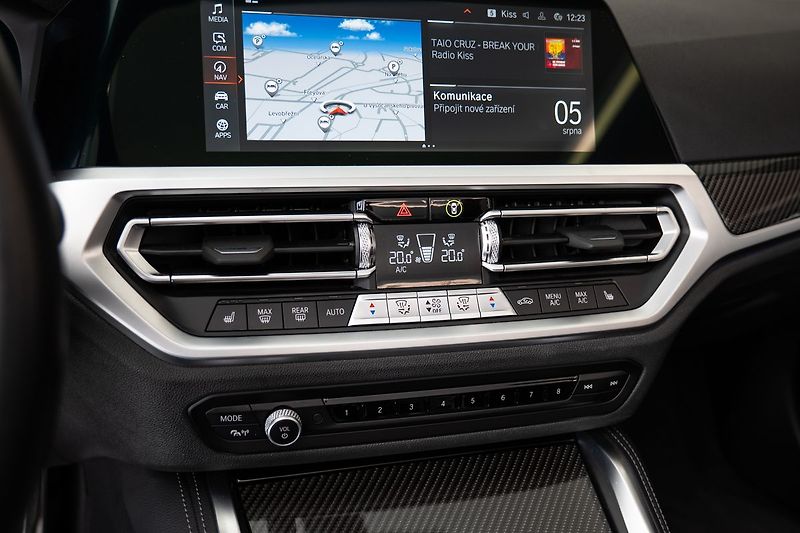 BMW Řada 4 M440i xDrive Cabrio HarmanKard - fotka 12 z 26