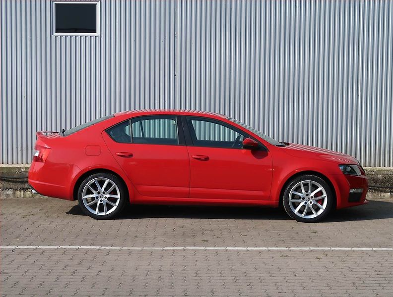 Škoda Octavia (2013) RS 2.0 TDI, Serv.kniha, Xenony - fotka 6 z 19