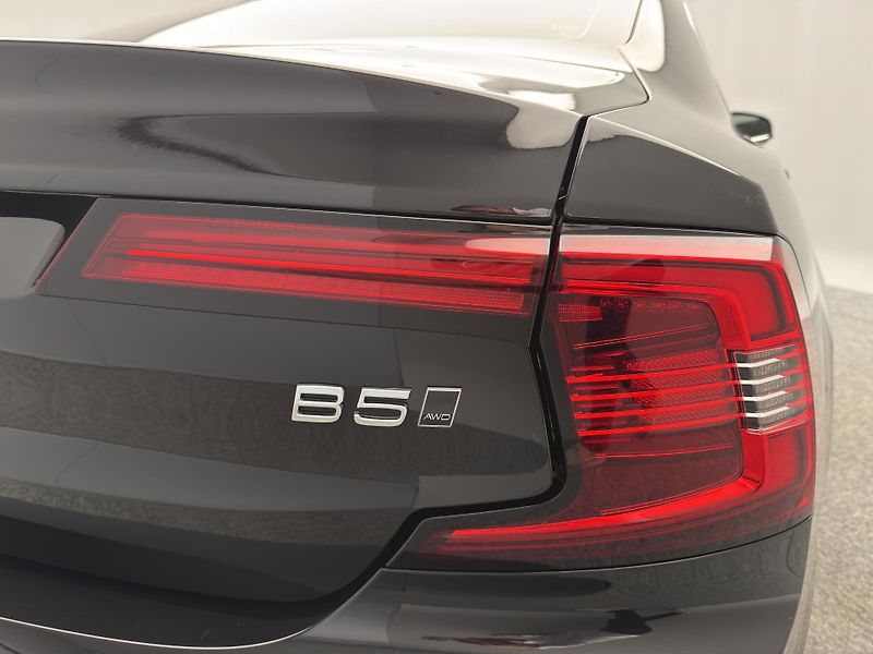 Volvo S90 B5 AWD MOMENTUM PRO  - fotka 20 z 45