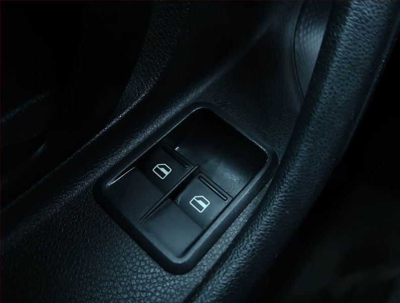 Škoda Roomster (2011) Scout 1.2 TSI, Serv.kniha - fotka 15 z 17