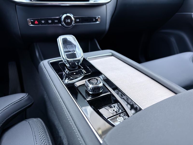 Volvo XC90 T8 AWD RECH. PLUS BRIGHT +kola - fotka 22 z 58