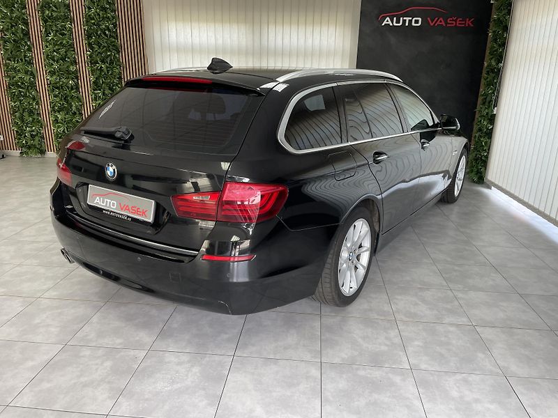 BMW Řada 5 2.0 D AT NAVI KŮŽE BI-XENON - fotka 12 z 28
