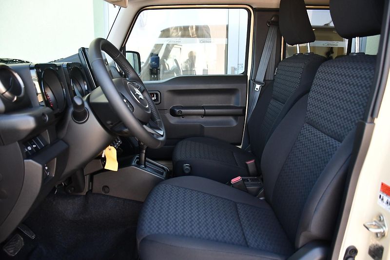 Suzuki Jimny 1,5 GLX AUTOMAT  - fotka 13 z 36