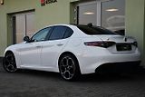 Alfa Romeo Giulia 2,0T 16V 206kW AT8-Q4 VELOCE - náhled 3