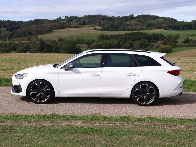 Cupra Leon ST 2,0 TSI DSG DPH - fotka 4 z 31