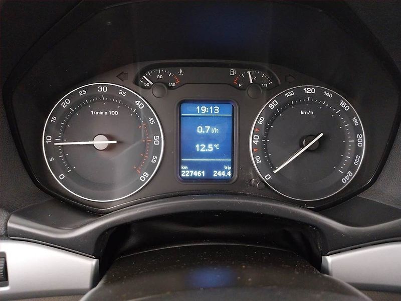 Škoda Octavia (2008) Ambiente 1.9 TDI, Serv.kniha - fotka 11 z 18