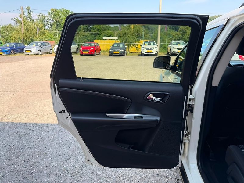 Fiat Freemont 2.0JTD 7-míst/Tempomat/Tažné - fotka 19 z 35