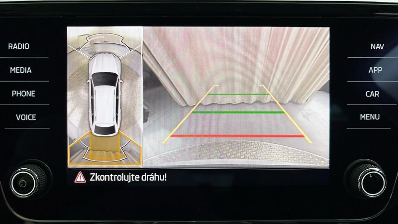 Škoda Superb 2.0 TDI DSG 4x4 L&K Combi - fotka 12 z 33