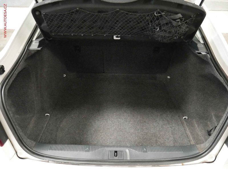 Škoda Octavia (2012) 1.4TSi, ČR, AC, temp, tažné - fotka 7 z 13