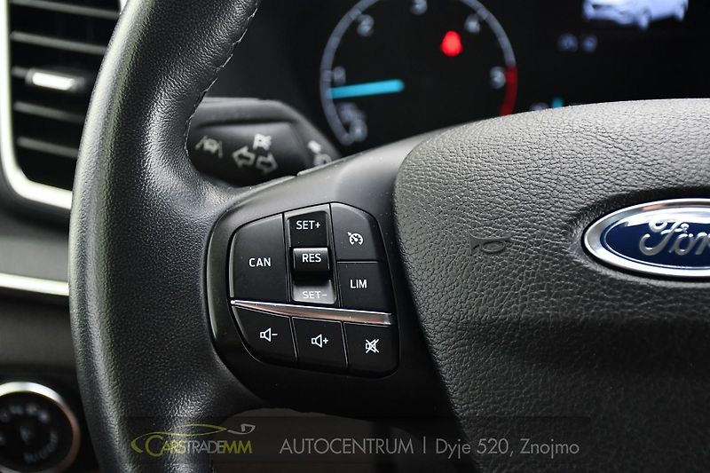 Ford Tourneo Custom 2.0EcoBlue 8.MÍST TITANIUM - fotka 26 z 43