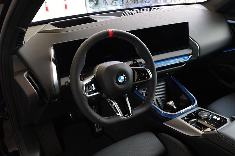 BMW X3 M50 xDrive - fotka 2 z 18