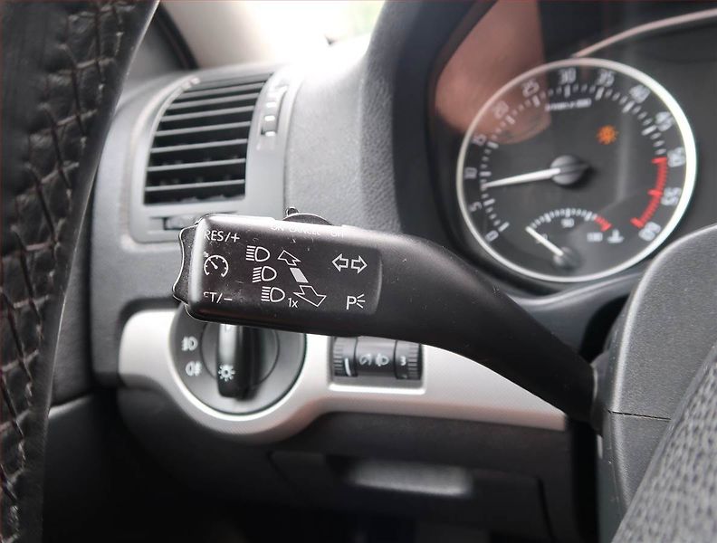 Škoda Octavia (2010) 2.0 TDI, nová STK, jezdí dobře - fotka 19 z 20