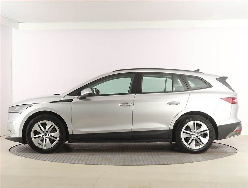 Škoda Enyaq (2023) 60 (62 kWh), SoH 92% - fotka 3 z 28