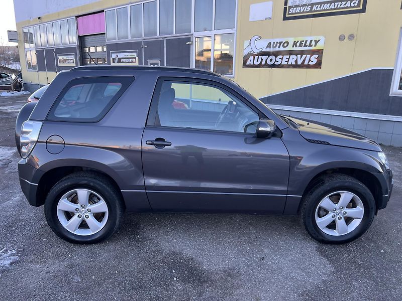 Suzuki Grand Vitara 2,4i 122KW,4x4+UZÁVĚRKA,DIGIKL - fotka 8 z 38