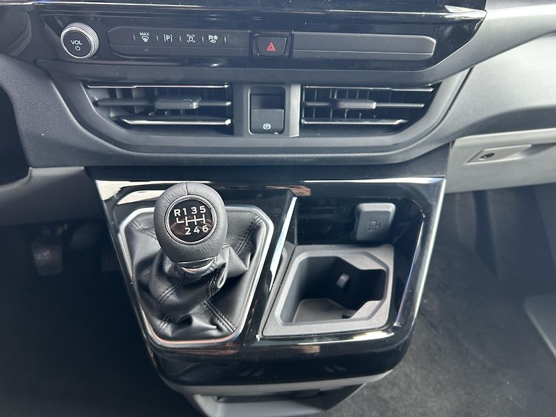 Ford Tourneo Custom Titanium L2 2.0 EcoBlue 110 kW - fotka 29 z 29