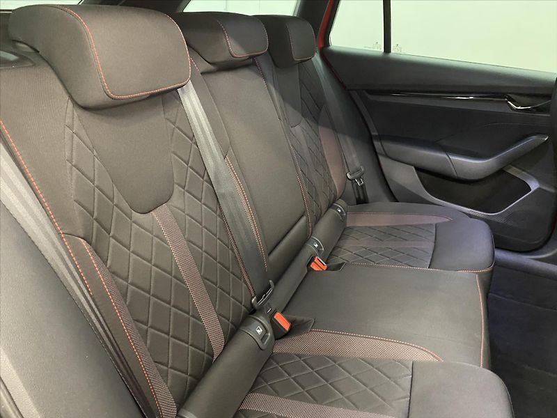 Škoda Octavia 2,0 TDI 147kW DSG RS - fotka 7 z 30