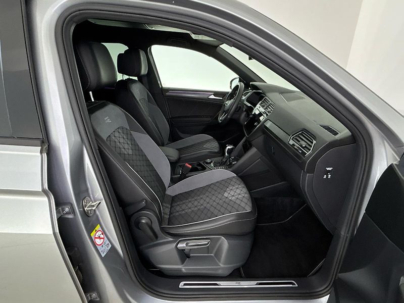 Volkswagen Tiguan R-Line 4MOT - fotka 9 z 30