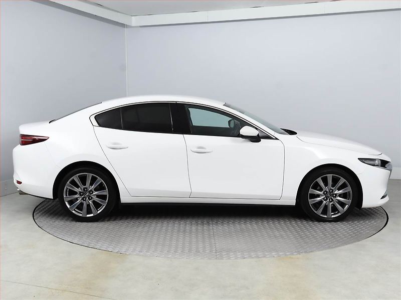 Mazda 3 (2021) 2.0 Skyactiv-X - fotka 6 z 20