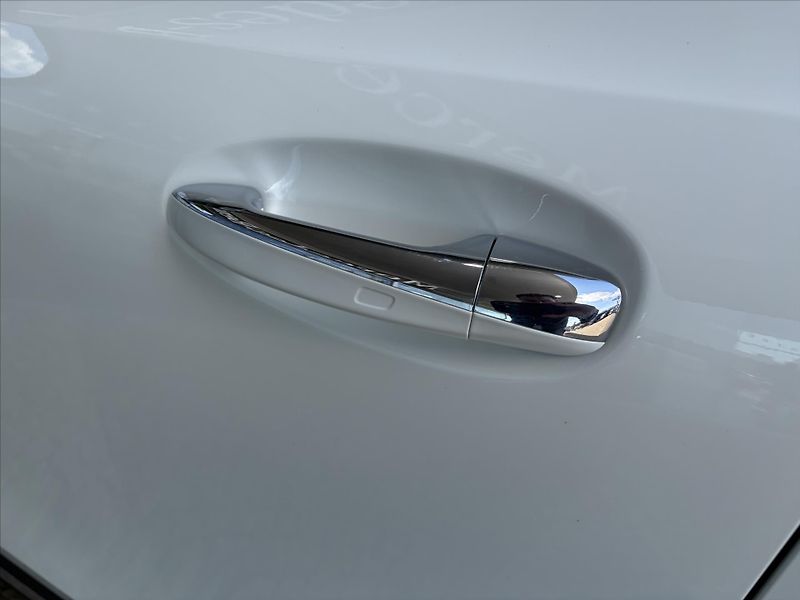 Mercedes-Benz GLB 250 - fotka 27 z 30
