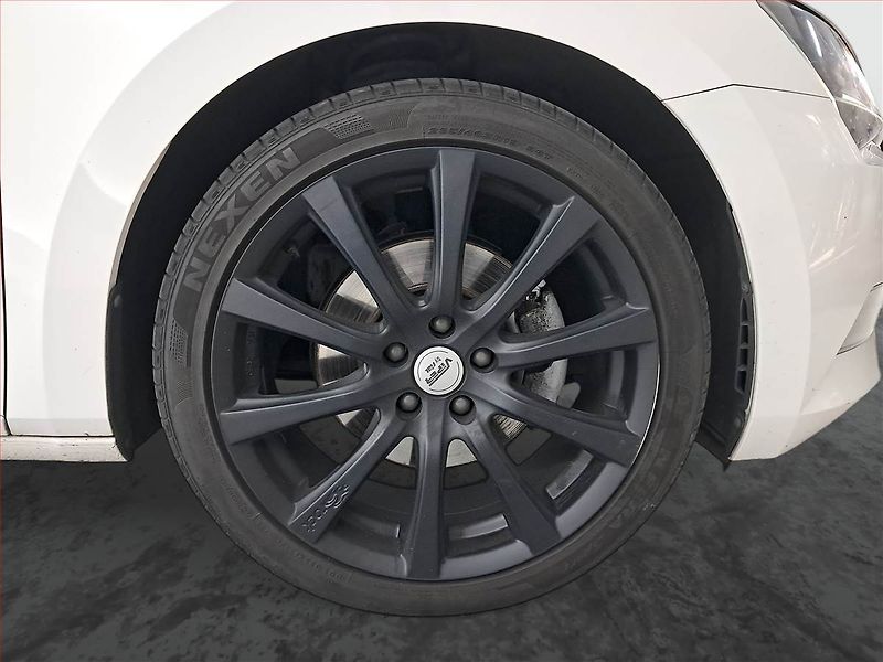 Škoda Superb (2018) Style 2.0 TDI, Serv.kniha - fotka 14 z 17