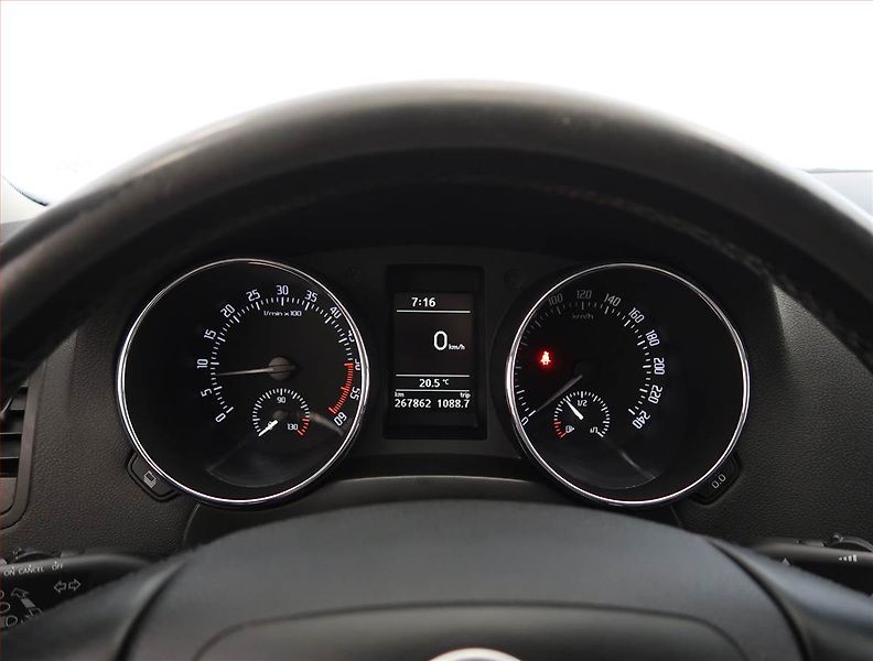 Škoda Yeti (2011) 2.0 TDI, 4X4, Serv.kniha - fotka 11 z 19