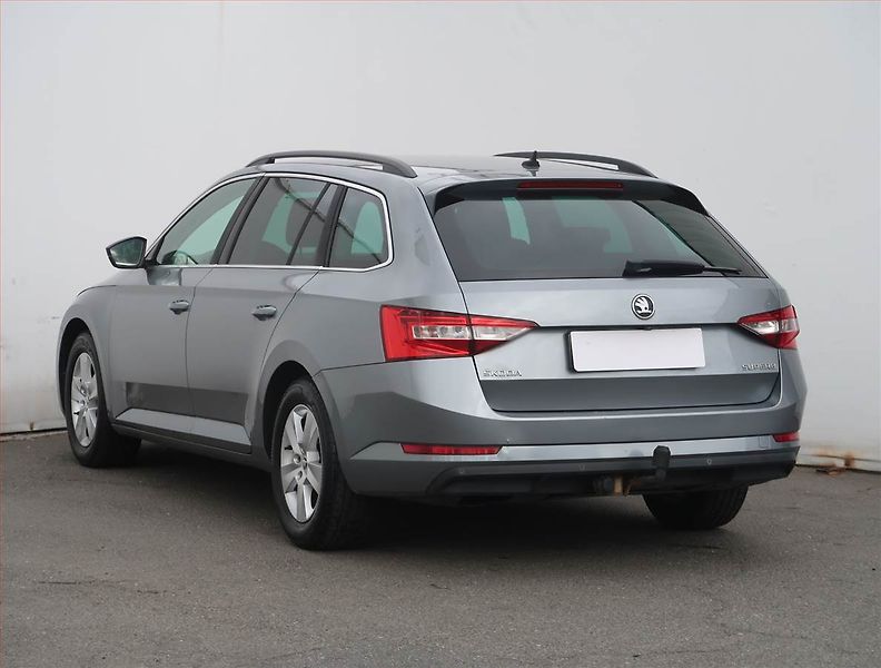 Škoda Superb (2015) Ambition 2.0 TDI, Serv.kniha - fotka 4 z 23