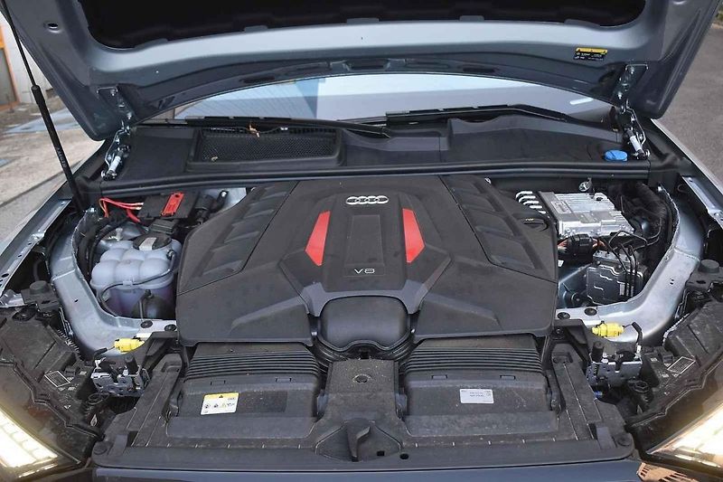 Audi SQ7 je velmi rychlé univerzální auto, ovšem s vyšší cenovkou
