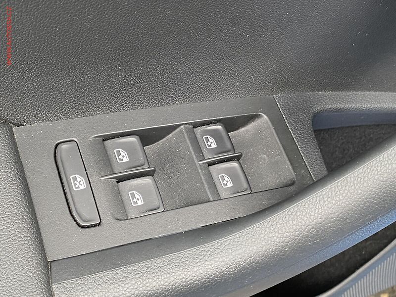 Škoda Octavia (2018) 1.8 TSi, Style, park. čidla - fotka 12 z 17
