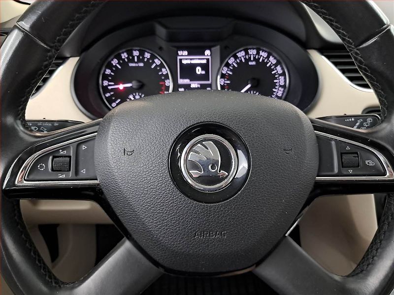 Škoda Octavia (2014) Ambition 1.6 TDI, 4X4 - fotka 15 z 16