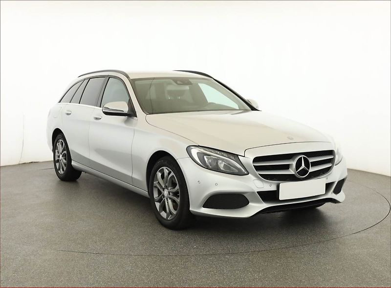 Mercedes-Benz Třídy C (2016) Classic C 220 CDI, Navi - fotka 1 z 21